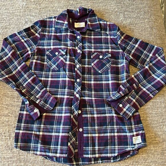 Weatherproof button up - Picture 1 of 6